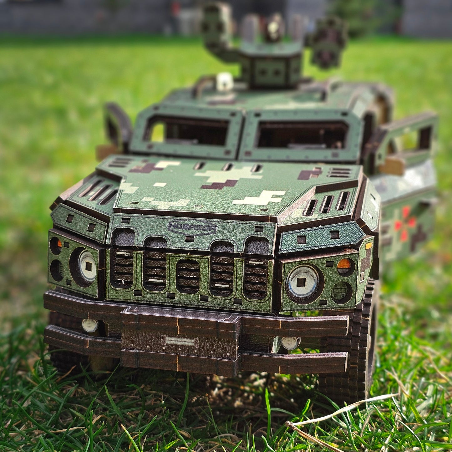 Drewniany 3D Konstruktor BBKM „NOVATOR” – 445 części, 35 cm (04109)