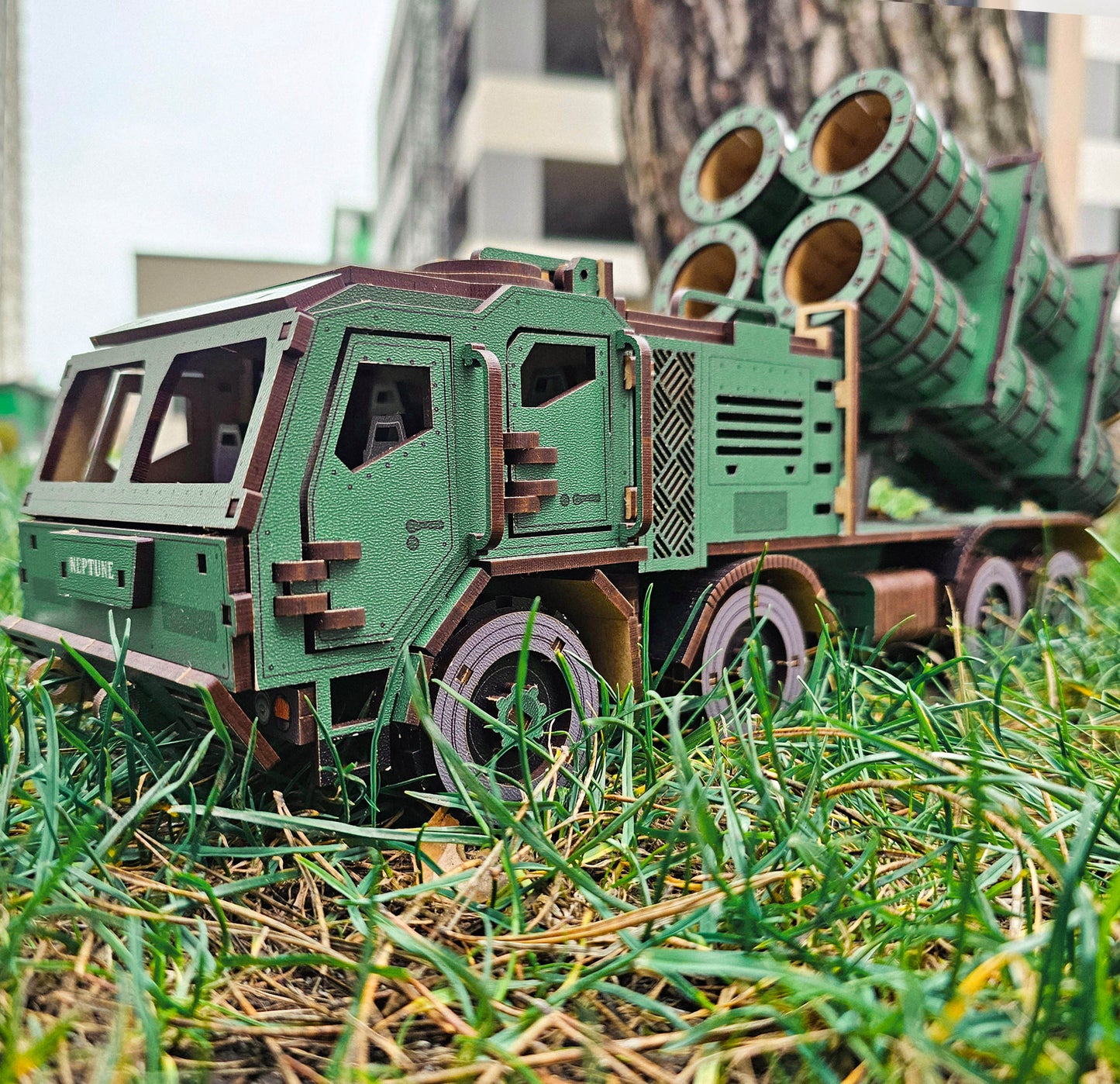 Drewniany 3D Konstruktor „NEPTUNE” – 487 części, 41 cm (04039)