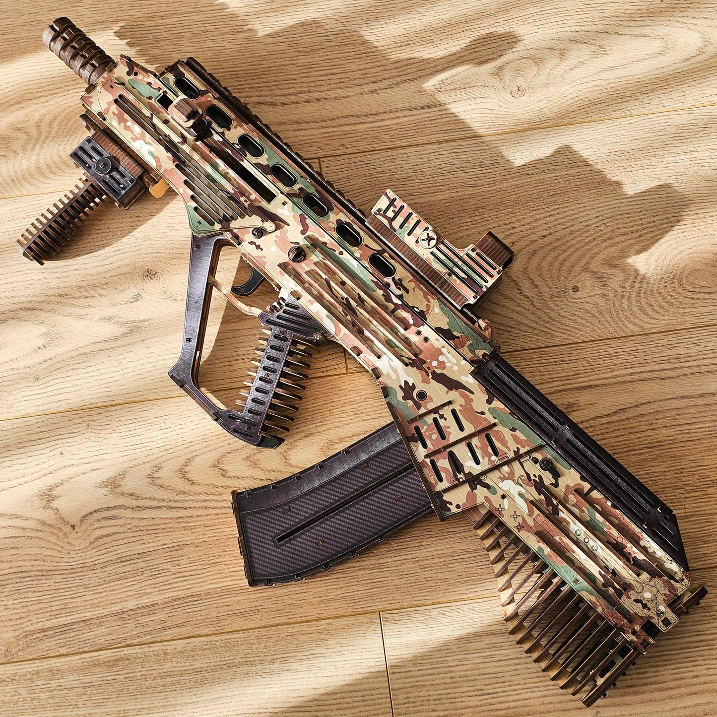 Drewniany 3D konstruktor „VULKAN-M – MALYUK” – karabin automatyczny (bullpup), 490 elementów, 70 cm