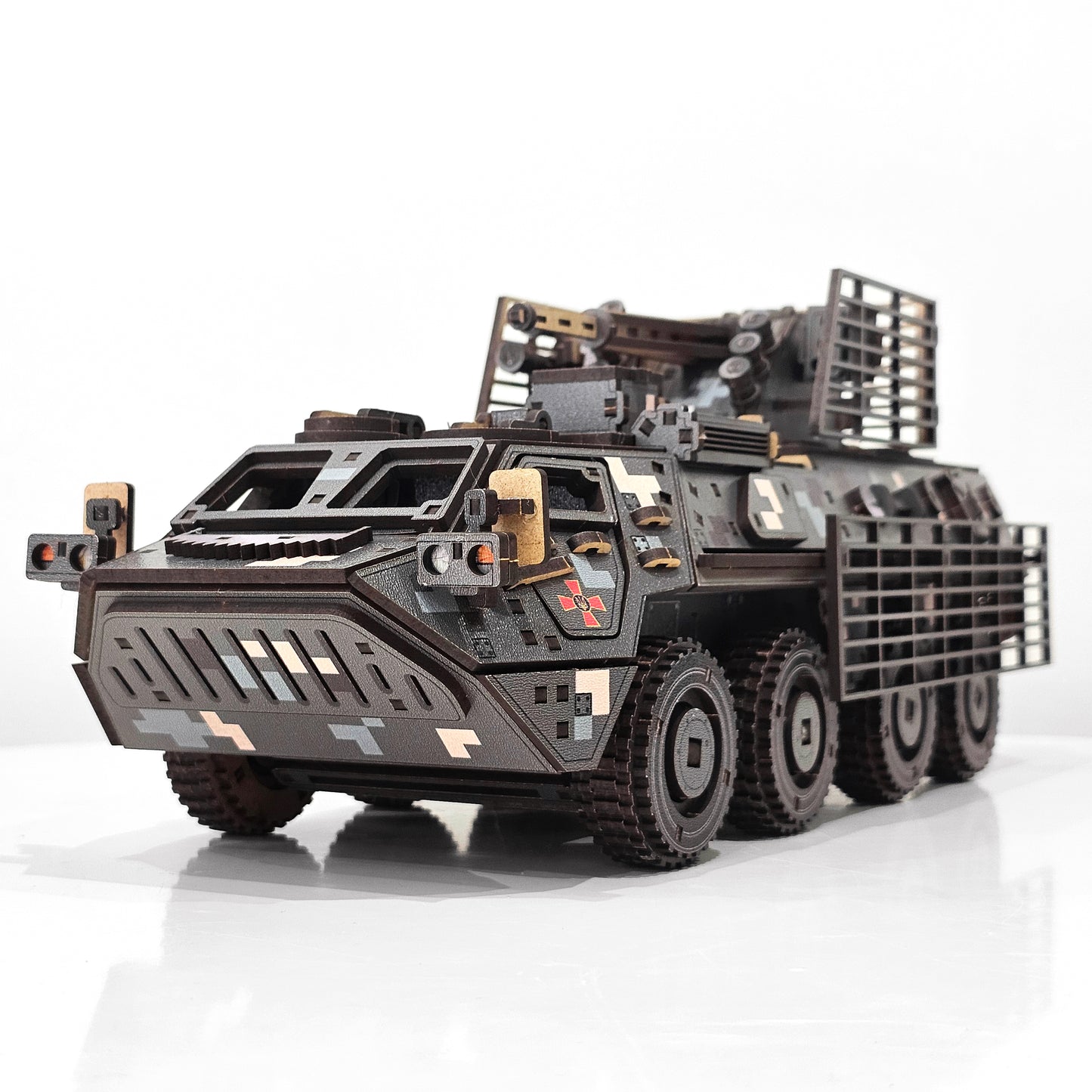 Drewniany 3D Konstruktor „BTR-4 BUCEFAŁ” – 539 części, 35 cm (04311)
