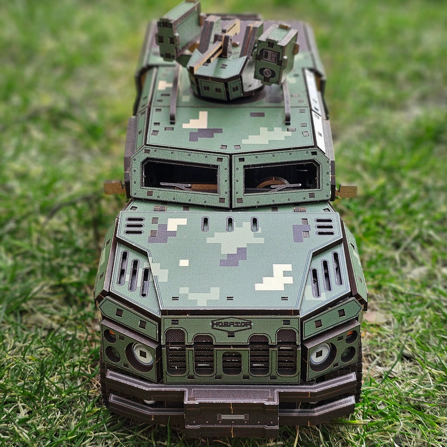 Drewniany 3D Konstruktor BBKM  „NOVATOR” – 445 części, 35 cm (04109)