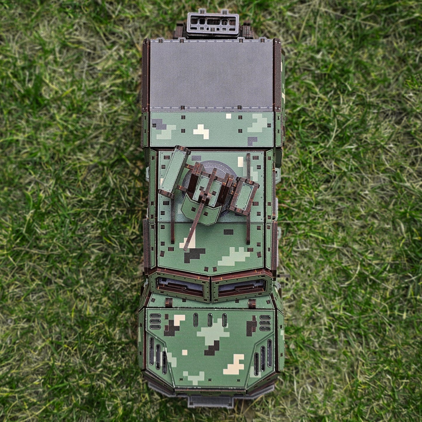 Drewniany 3D Konstruktor BBKM  „NOVATOR” – 445 części, 35 cm (04109)